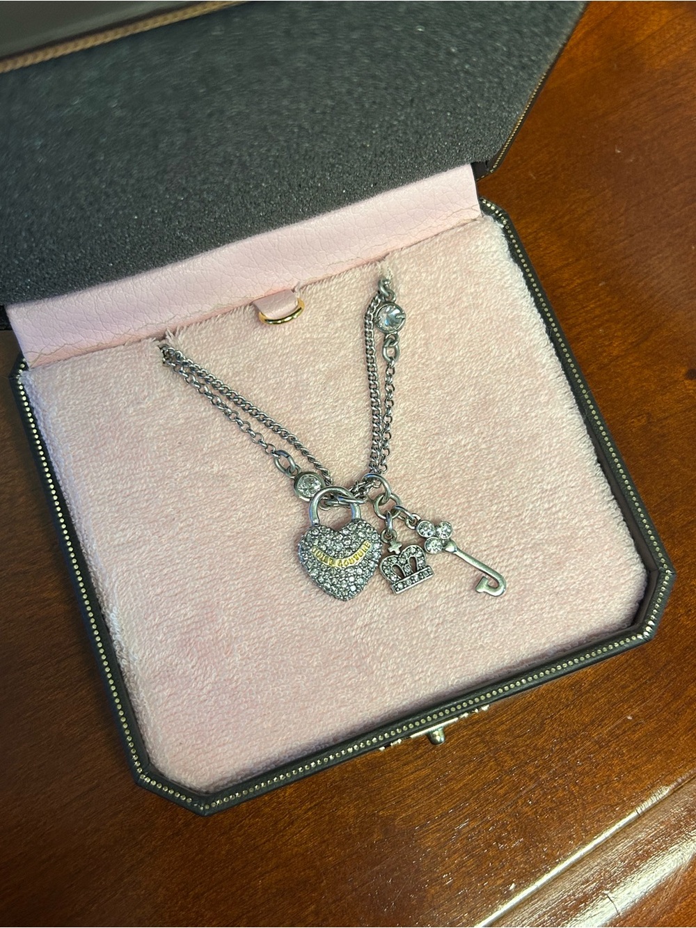 New in Box Juicy Couture Y2K Necklace